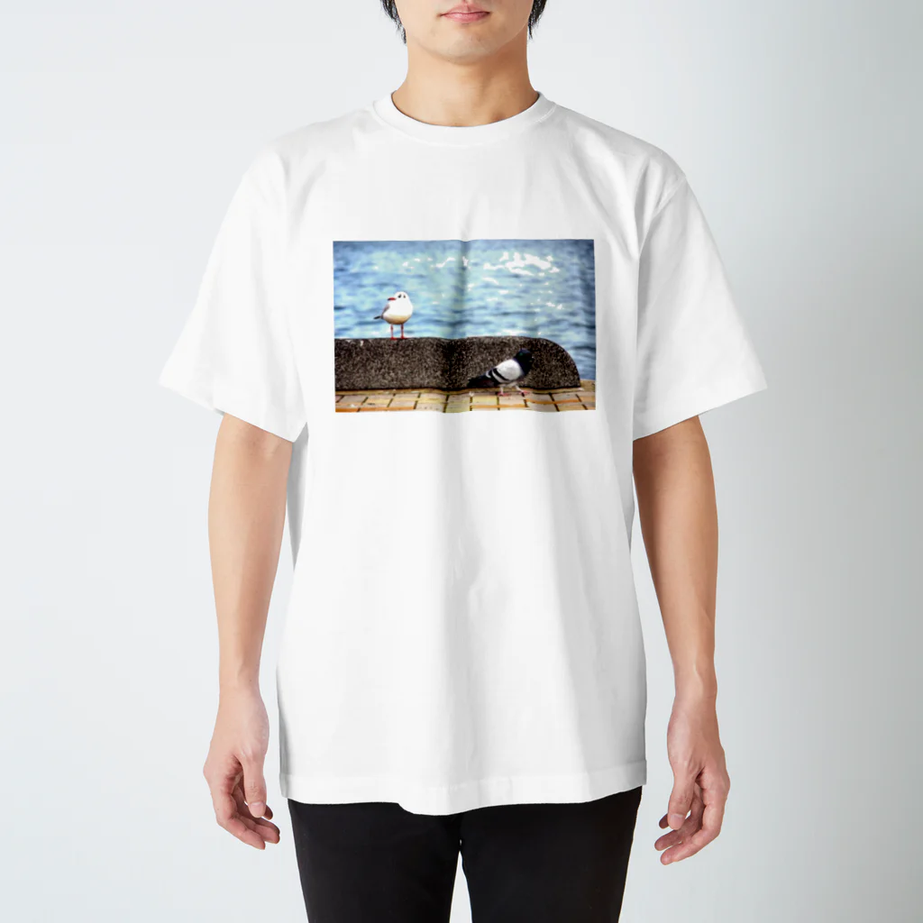 otamasanのウミネコとハト Regular Fit T-Shirt