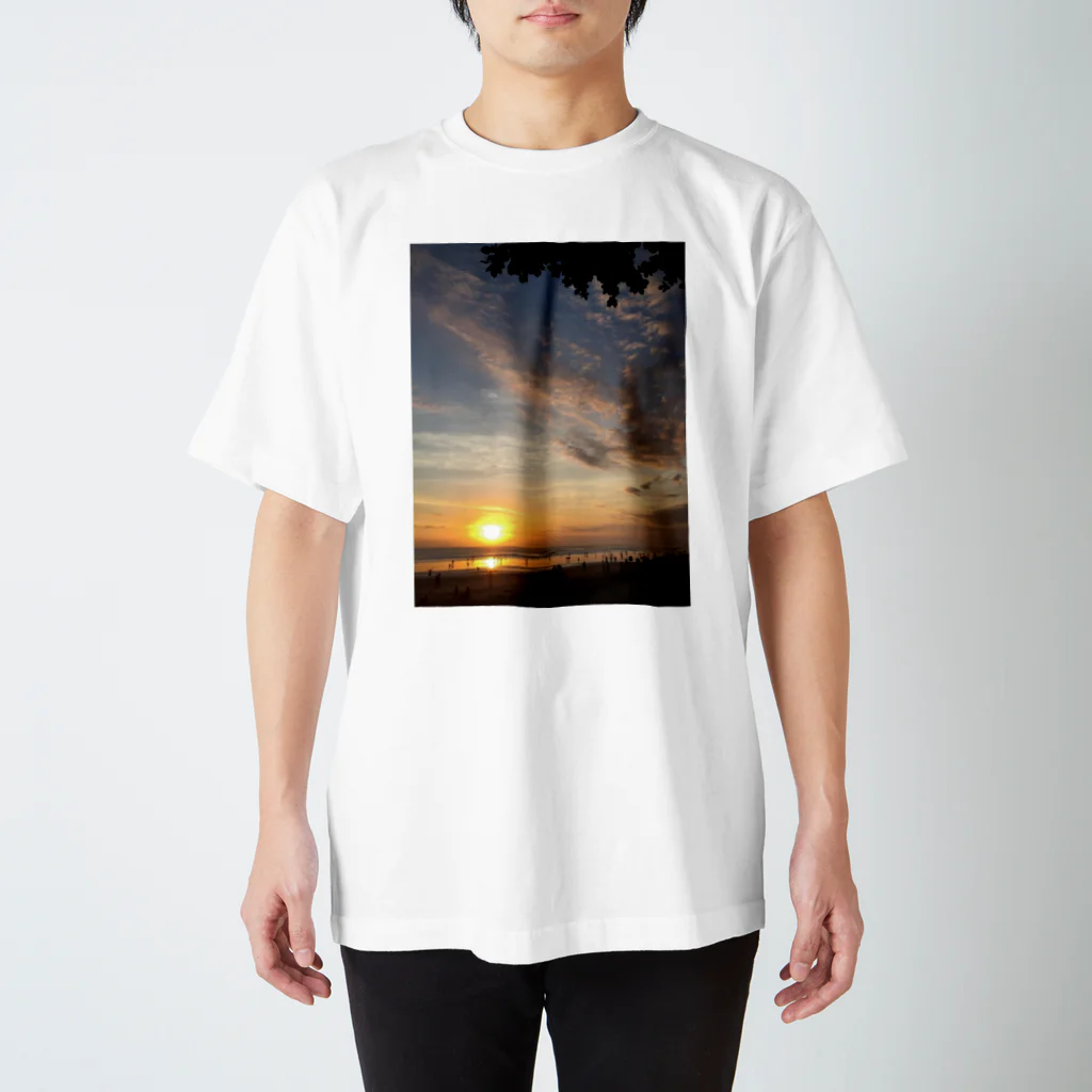 tamapのSunset@Seminyak beach Regular Fit T-Shirt