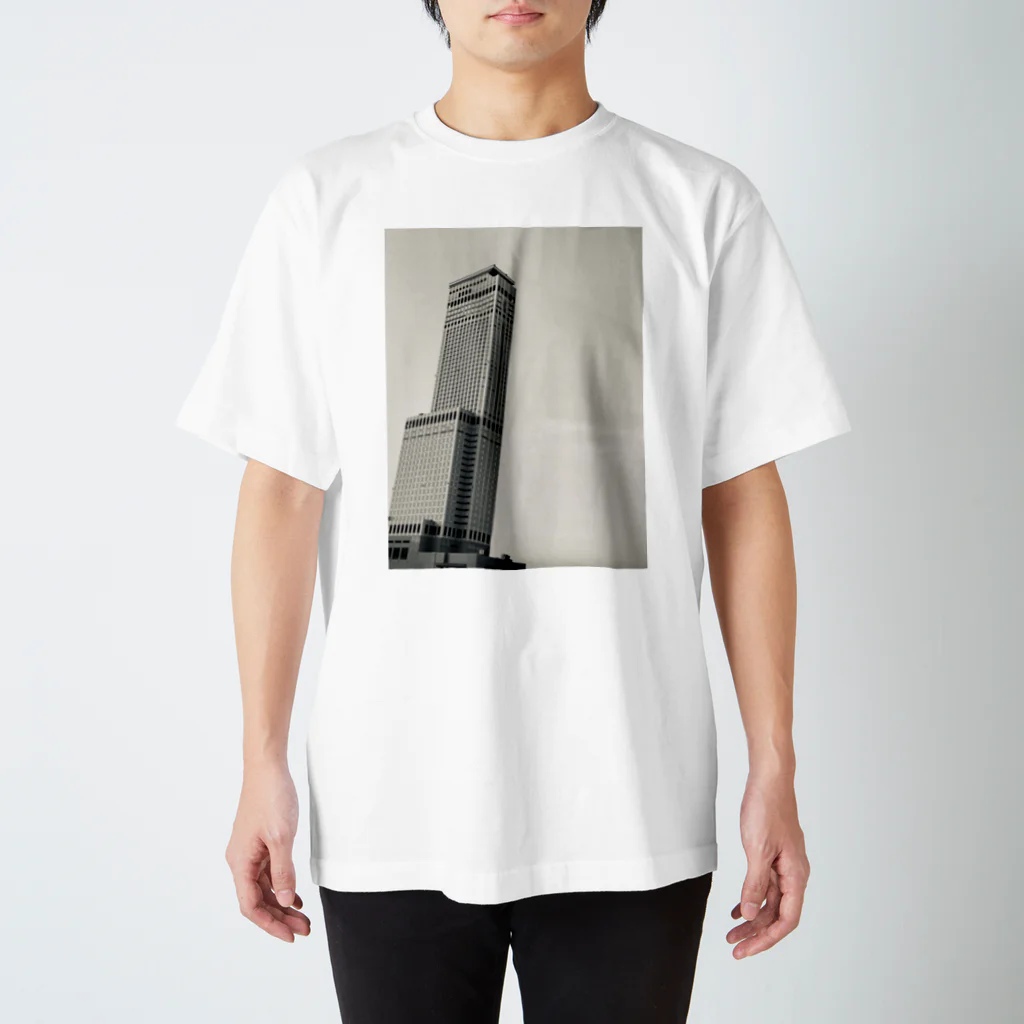 ioriのビル Regular Fit T-Shirt