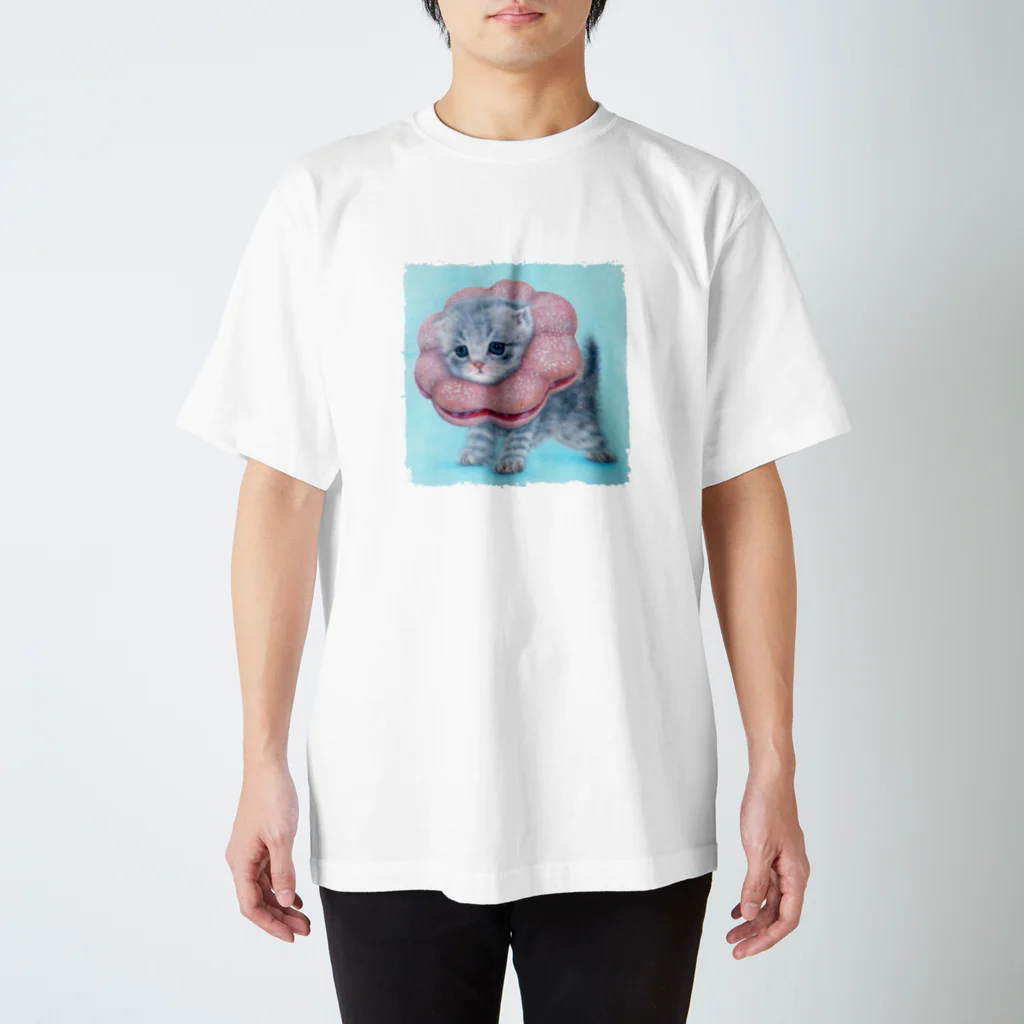 萌獣ファクトリー「純屋」の萌獣 猫 ポンデニャイオン：さくらもち スタンダードTシャツ