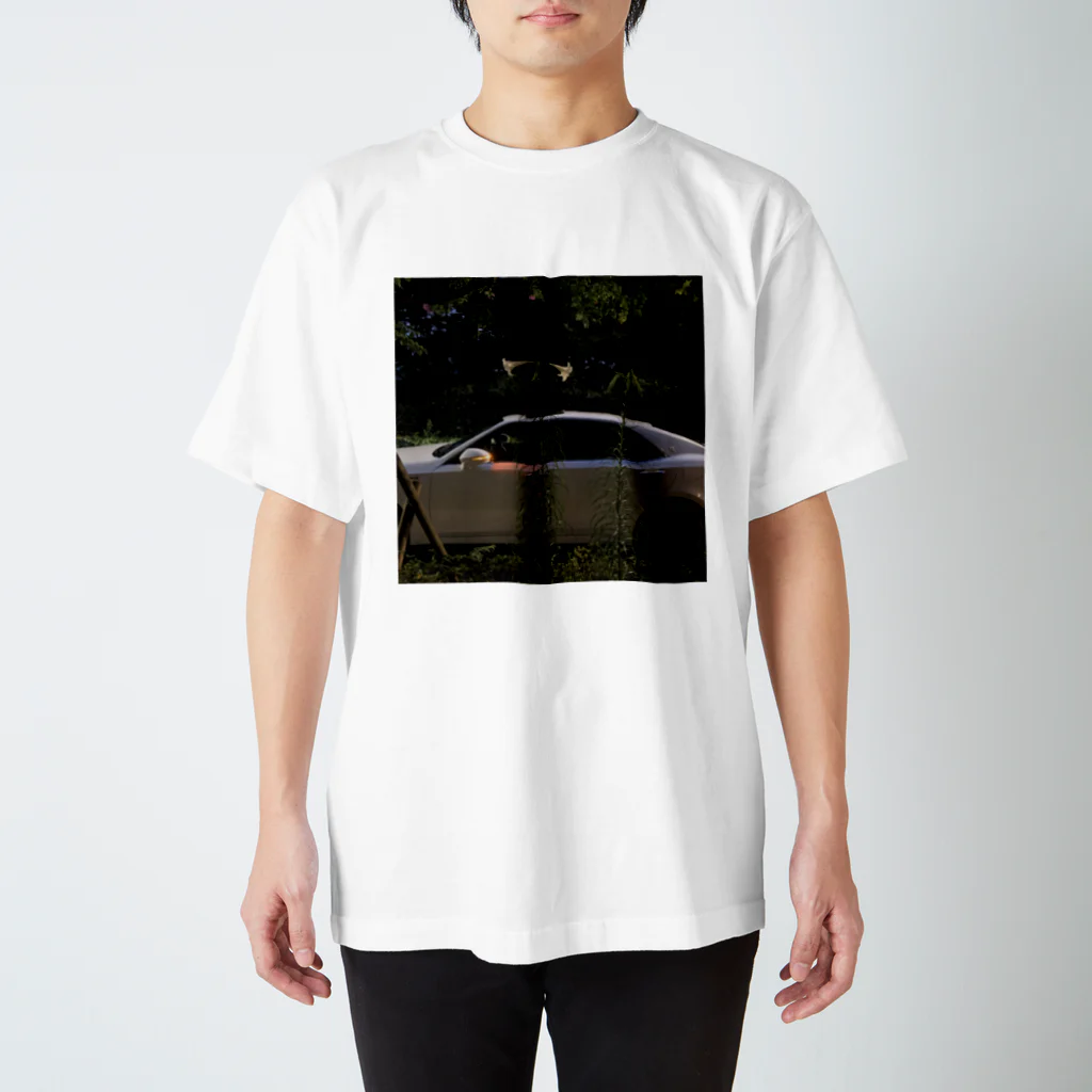 傘屋の車と百合 Regular Fit T-Shirt