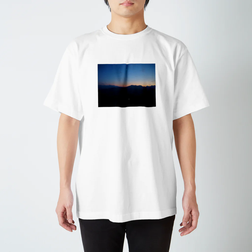 Udon_tabetaiの藻岩山の夕日 スタンダードTシャツ