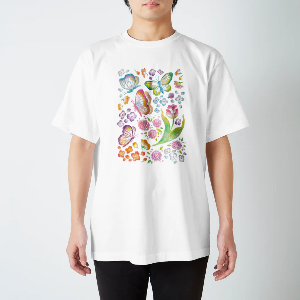 Yukie Shiratori (しらとり ゆきえ)の蝶々と花 Regular Fit T-Shirt