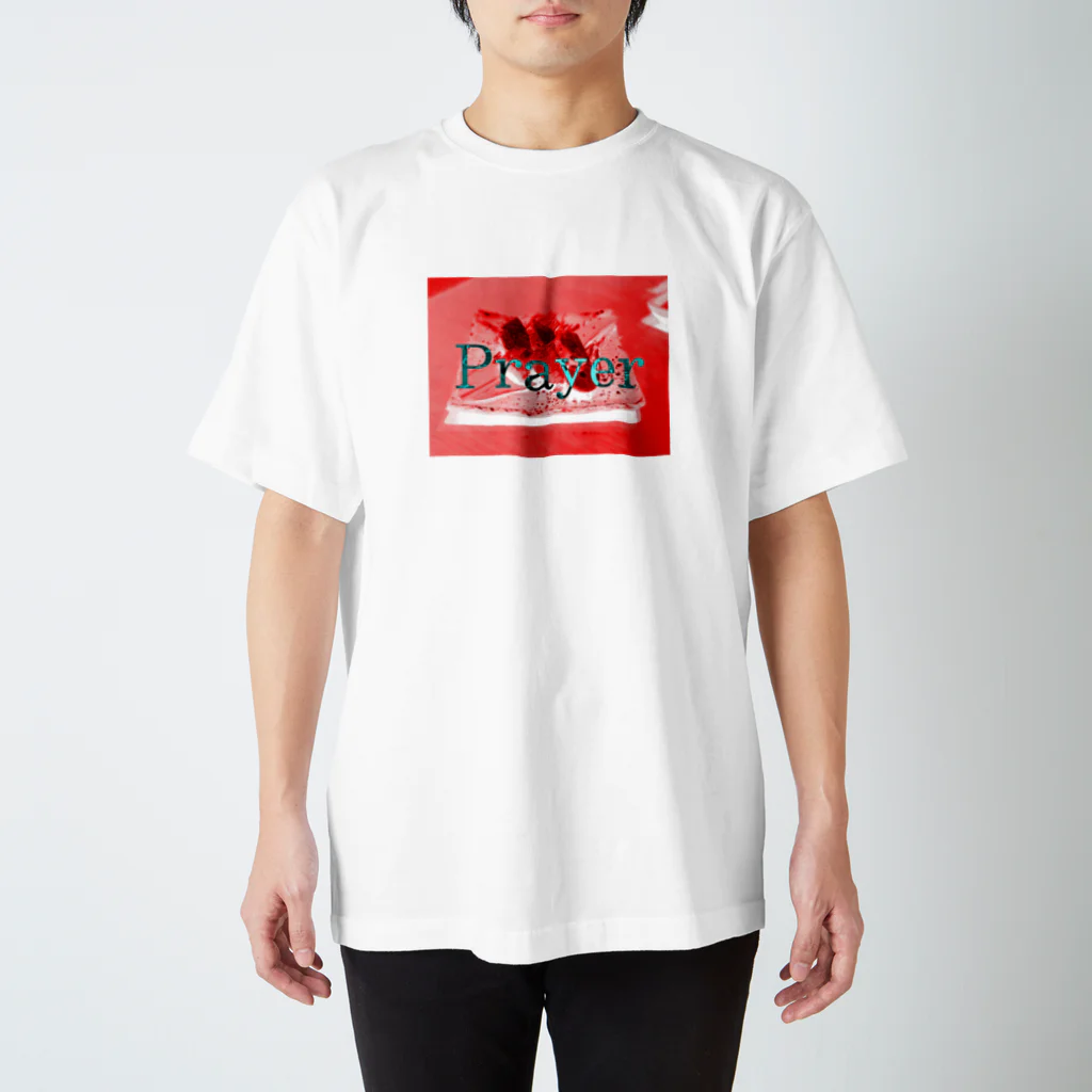 赤い目の少女の祈る者 Tシャツ Regular Fit T-Shirt