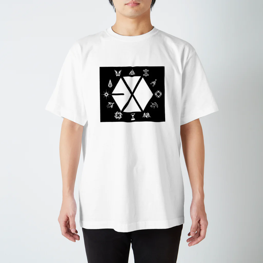 MmmmmのEXOマーク Regular Fit T-Shirt