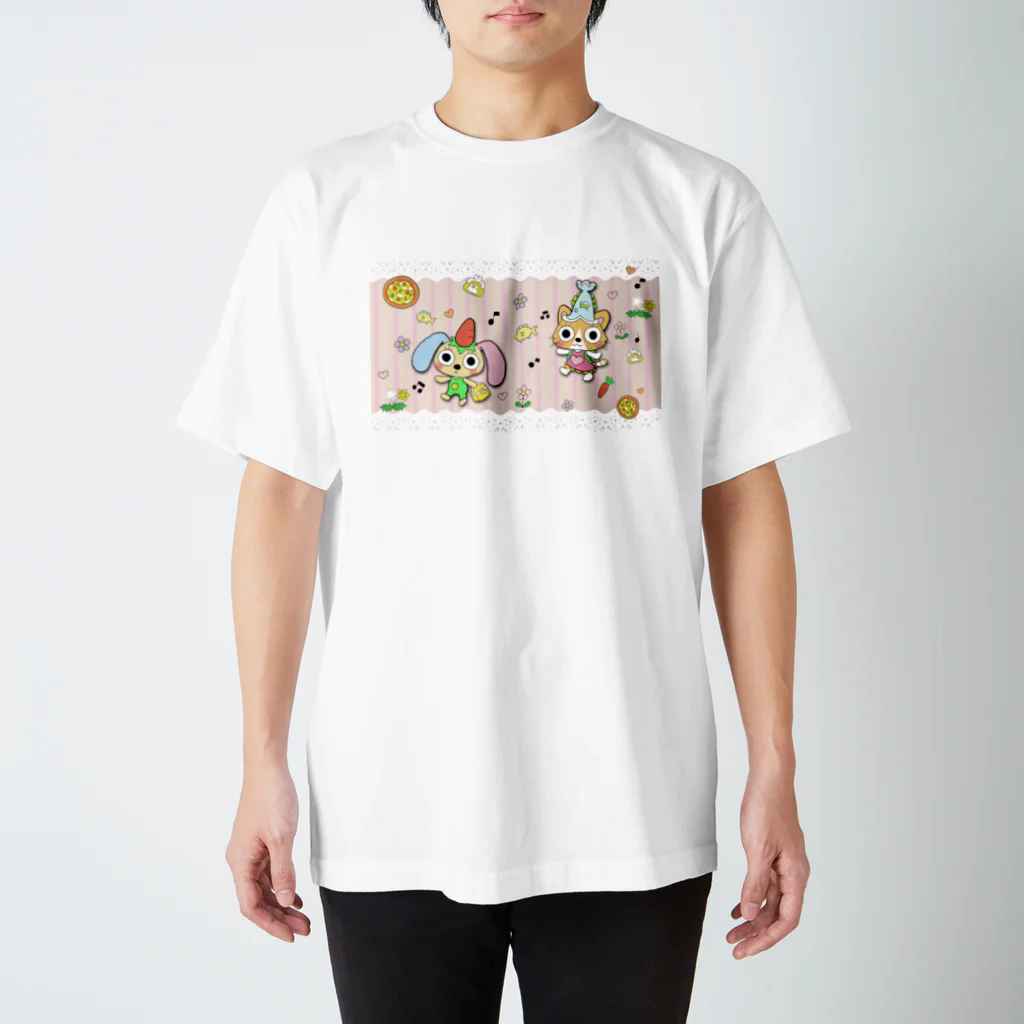 ONEのうさぎのうーちゃんと猫のみーちゃん(ピクニック) Regular Fit T-Shirt
