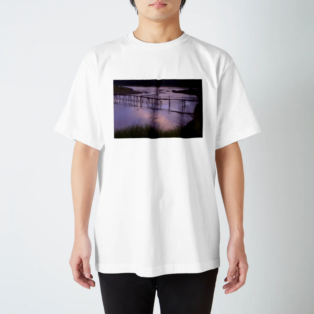 Scene_Sniperのルアンパバーン　バンブーブリッジ001 Regular Fit T-Shirt