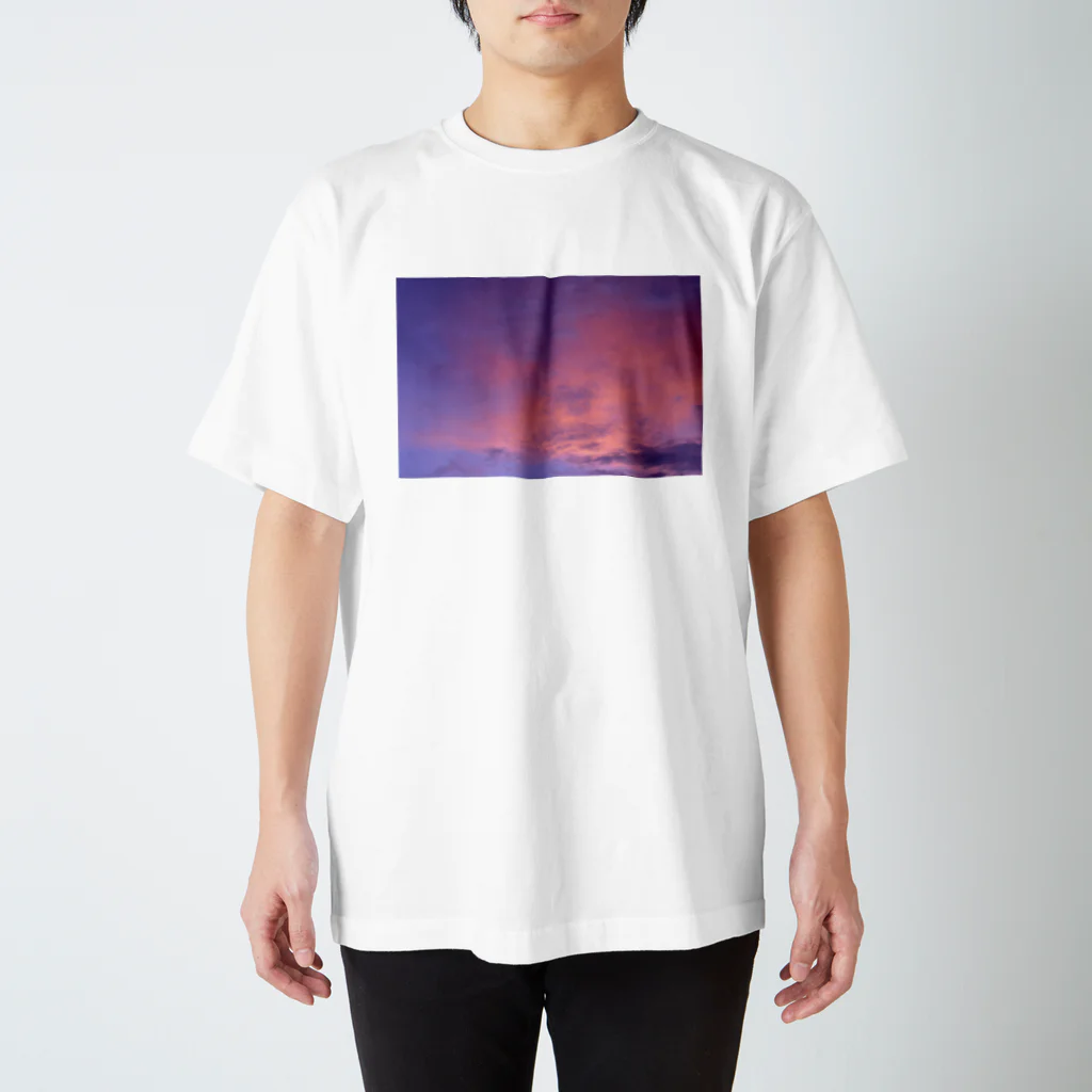 Scene_Sniperのラオス　ルアンパバーンの夕日001 スタンダードTシャツ