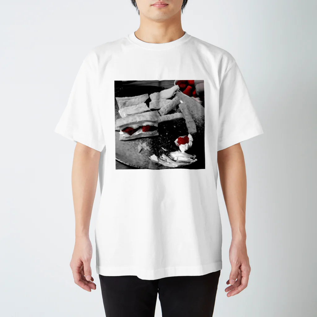 nikuiineの苺のミルフィーユ Regular Fit T-Shirt