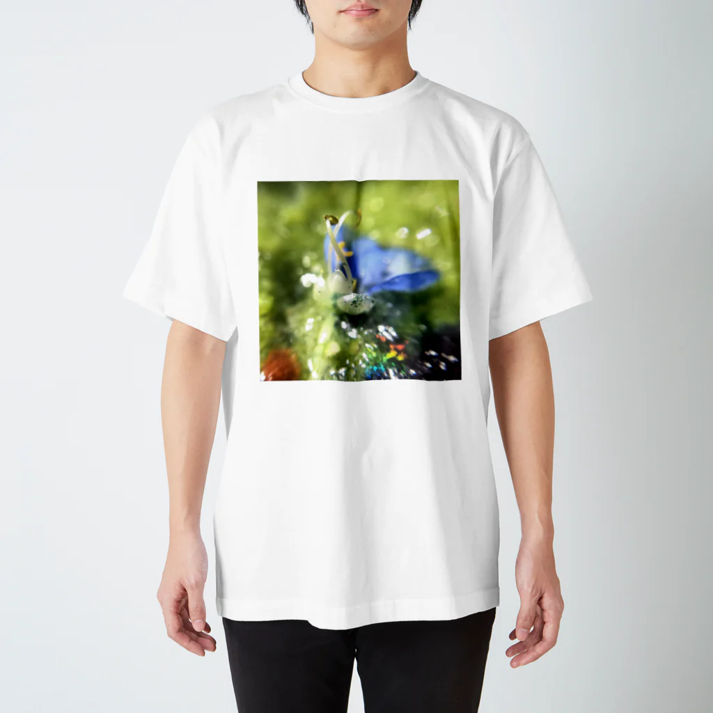 Mumearth Essenceのきらめきの花 スタンダードTシャツ