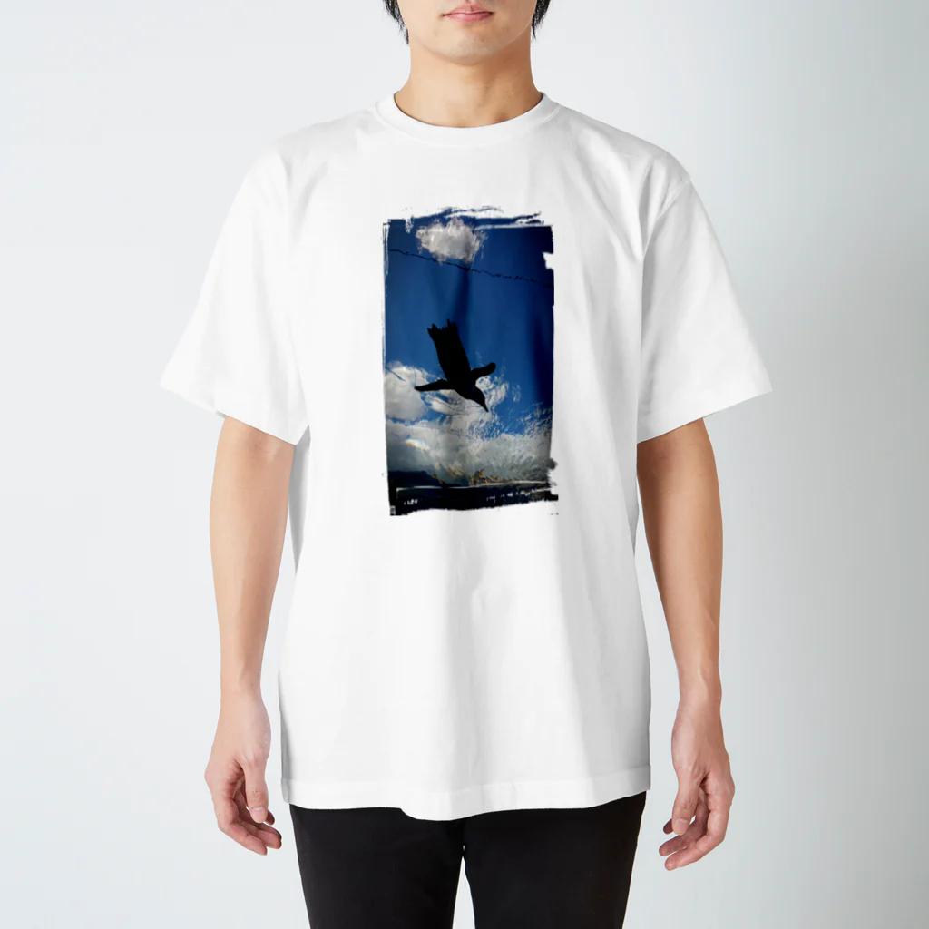 ミケの青空を泳ぐペンギン Regular Fit T-Shirt