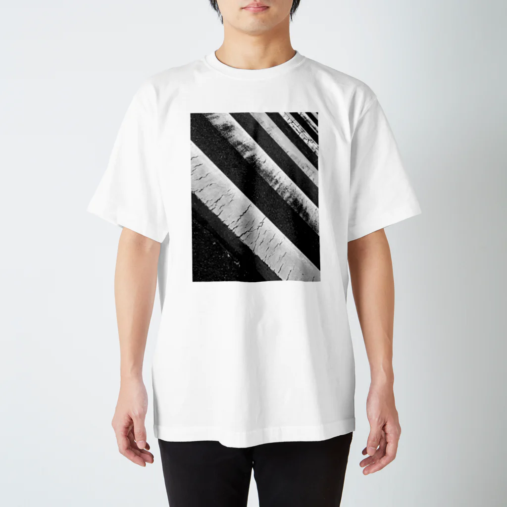 Kazuo Hoshinaのいい感じの横断歩道 Regular Fit T-Shirt