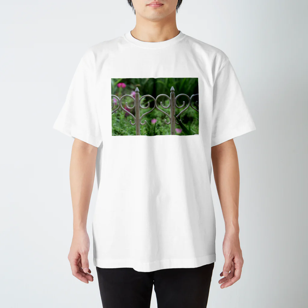 ワタベフミオの可愛い花壇 Regular Fit T-Shirt