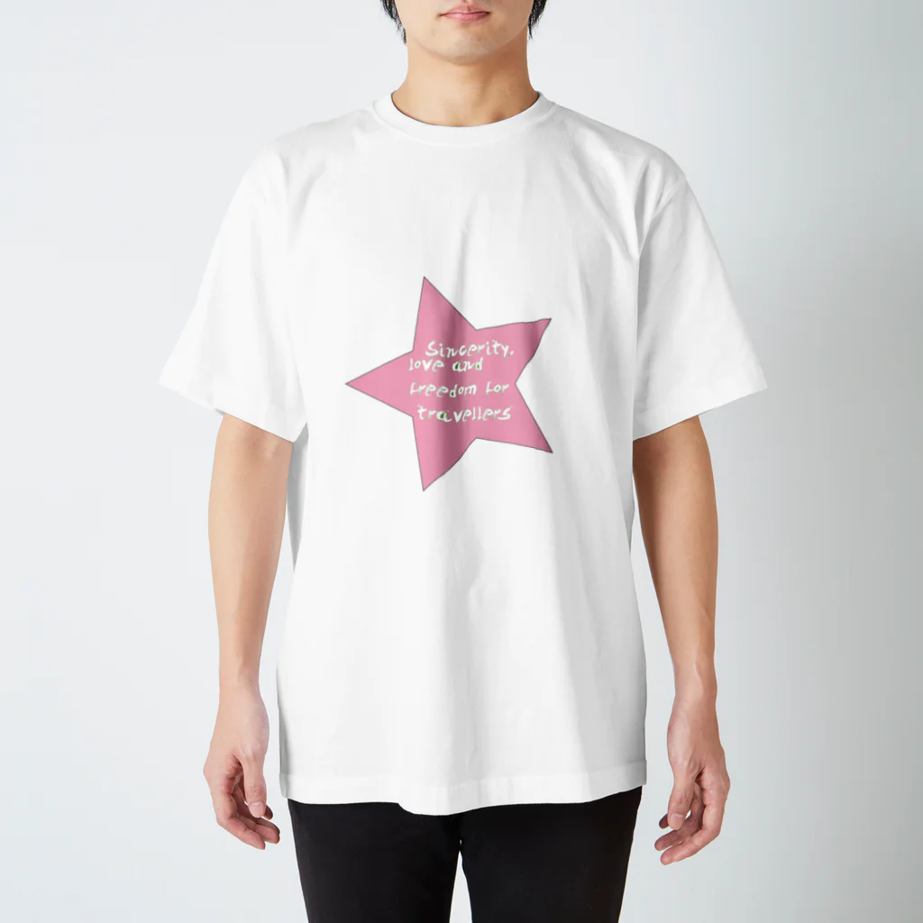 Yusaku777のSincerity,love and freedom for travellers Regular Fit T-Shirt