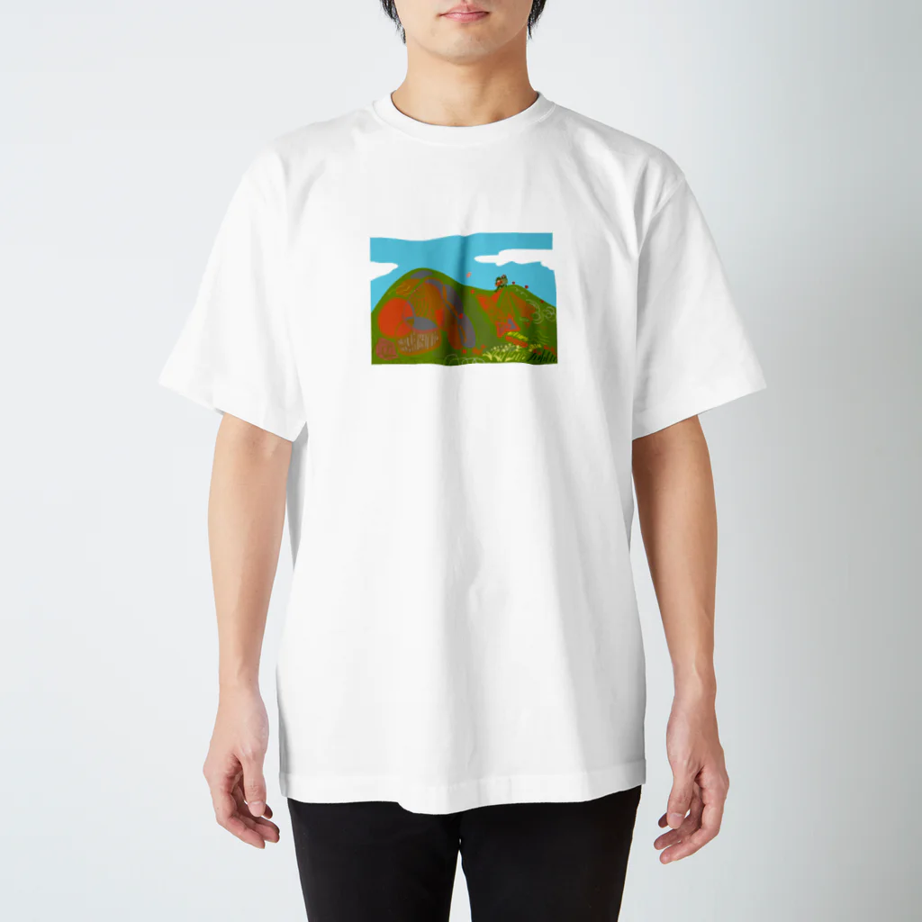 深夜の山奥の秋のやまやま Regular Fit T-Shirt