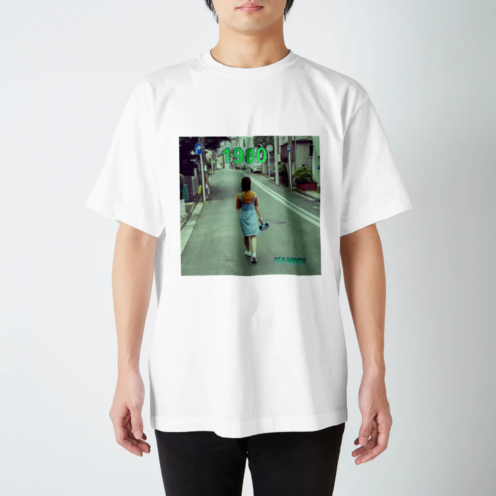 𝗧𝗼𝗺𝗼𝗸𝗼 𝗧𝗮𝗴𝘂𝗰𝗵𝗶のカンケ ep「1980」ジャケット スタンダードTシャツ