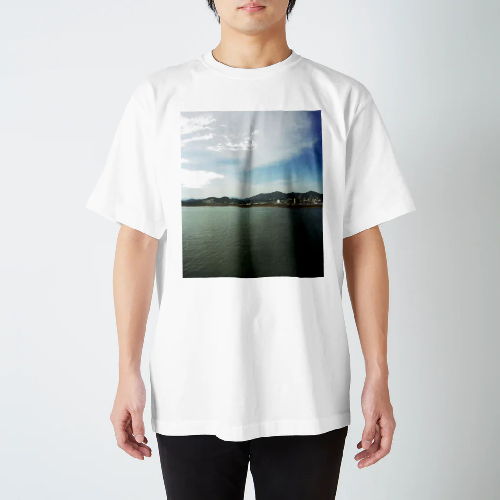 なんでもない場所のなんでもない田舎の風景「ある日の海」 スタンダードTシャツ