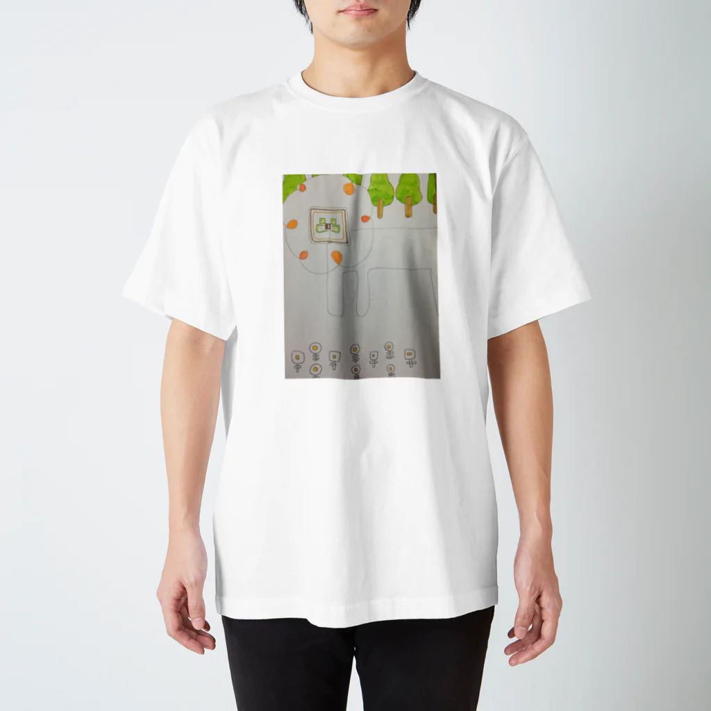 パンダちゃんマーケットのおさんぽらいおんくん Regular Fit T-Shirt