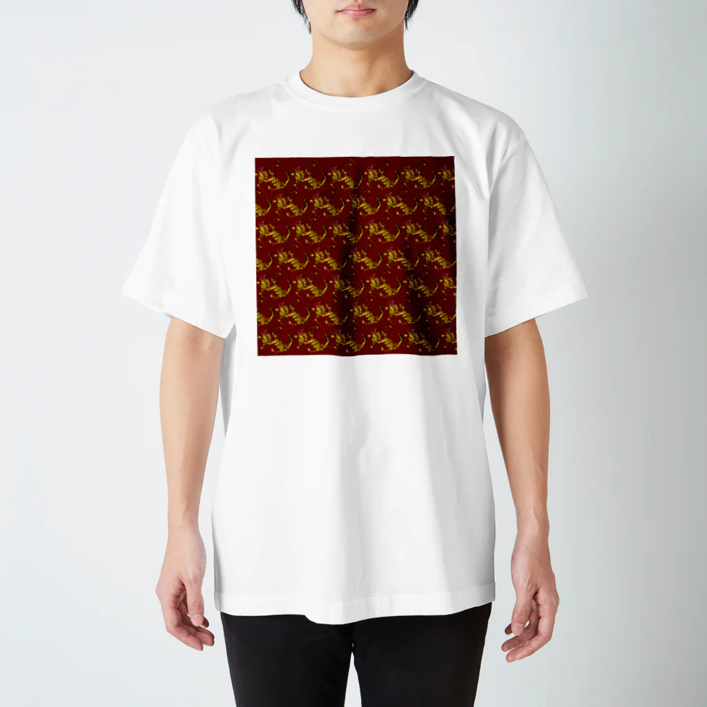 suparnaの龍　パターン　赤 Regular Fit T-Shirt