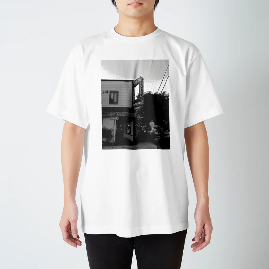 Soo_ClothesのHotel Santa Cruz Regular Fit T-Shirt