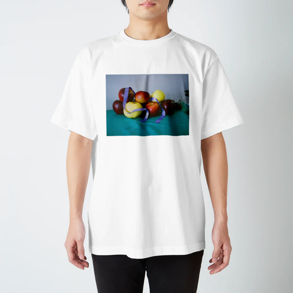 34のりんご Regular Fit T-Shirt