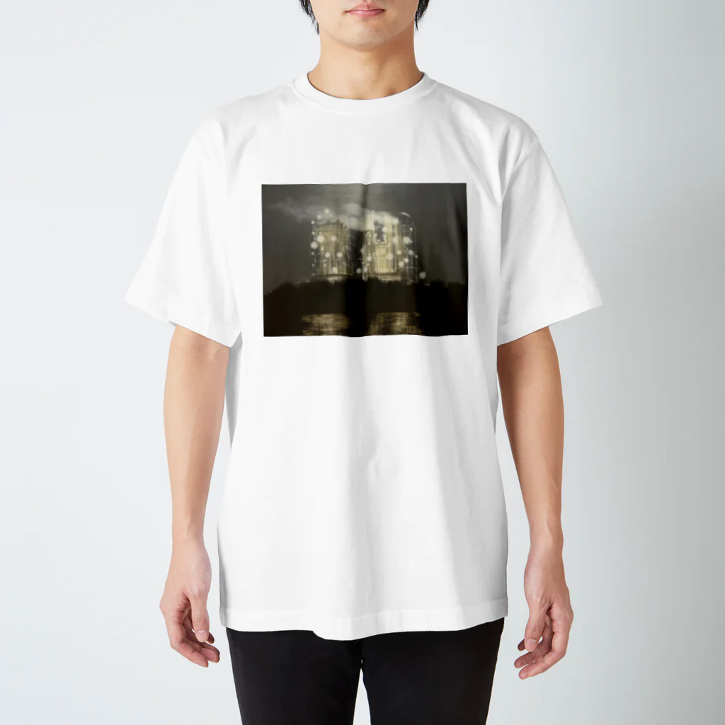 IZUMIYAGIの夜の工場 Regular Fit T-Shirt