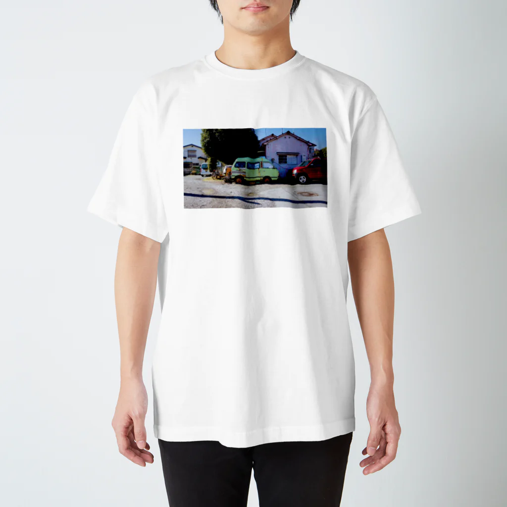 KIKORI BEATSの飼い主まだか Regular Fit T-Shirt