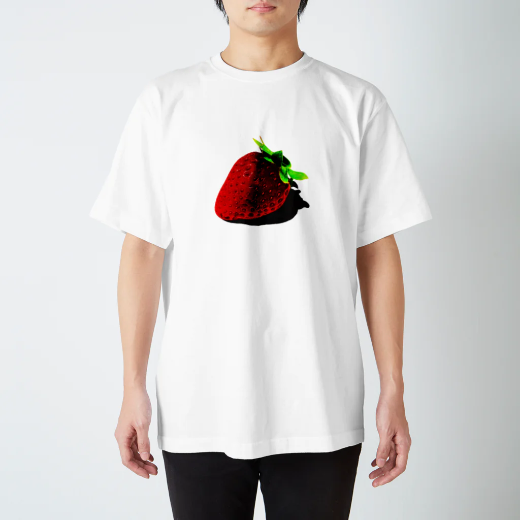 kagomeのリラックスアイテムショップのインパクト抜群！真っ赤なイチゴ♪ Regular Fit T-Shirt