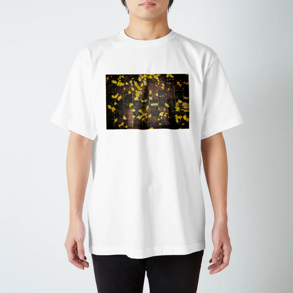 Reevo Creative Laboの下を向いて歩こう。 スタンダードTシャツ