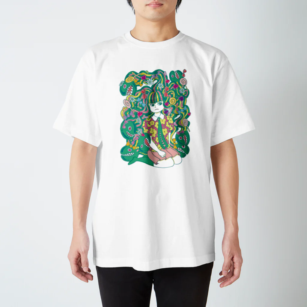 tobe-grapeのメドゥーサの少女 Regular Fit T-Shirt