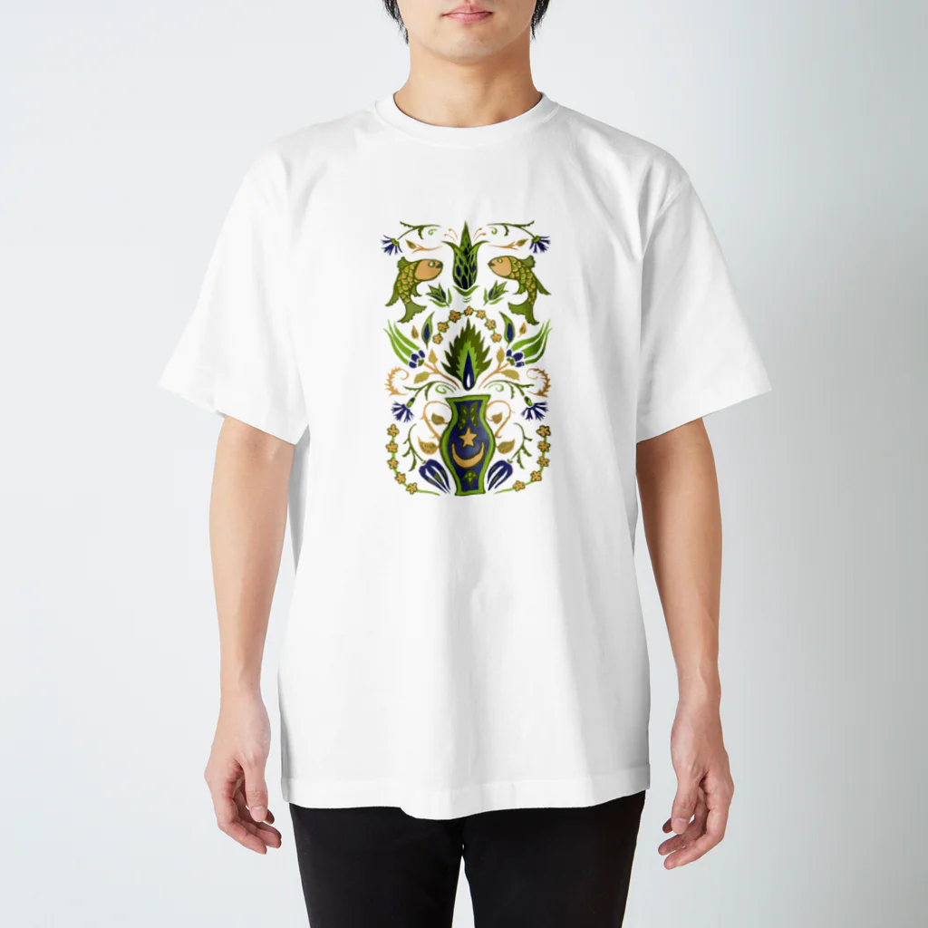 IZANAMI by Akane Yabushitaの🇹🇷トルコのイズニックタイル【オリーブ】 スタンダードTシャツ