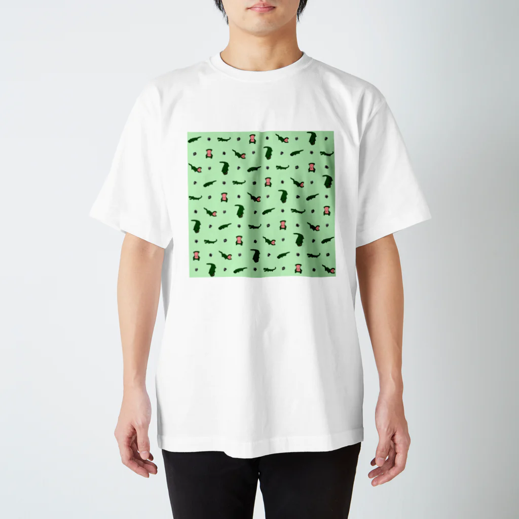 ゆるいイラストのアイテム - イラストレーターハセガワのワニと小石 Regular Fit T-Shirt
