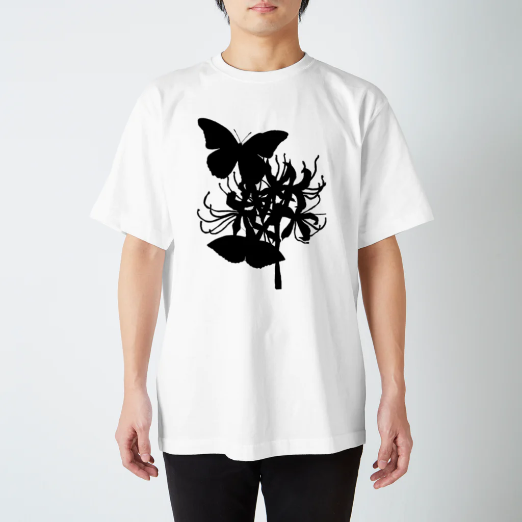 シヲの彼岸花と蝶のシルエット(黒) Regular Fit T-Shirt