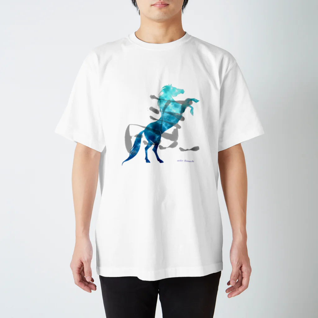 Blue Iris ﾌﾞﾙｰｱｲﾘｽの幸運の左馬 スタンダードTシャツ
