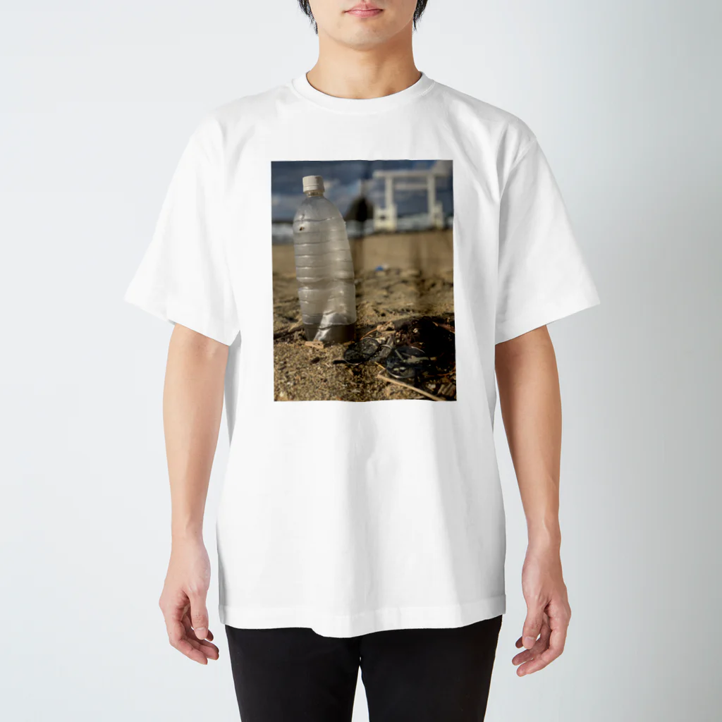 yourselvesのどこかの海辺 スタンダードTシャツ