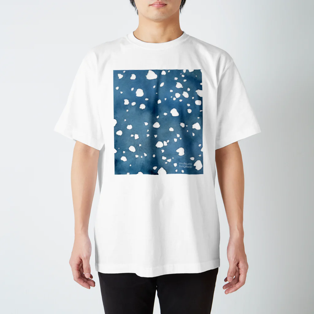 萩岩睦美のグッズショップのTシャツ　雪夜 Regular Fit T-Shirt