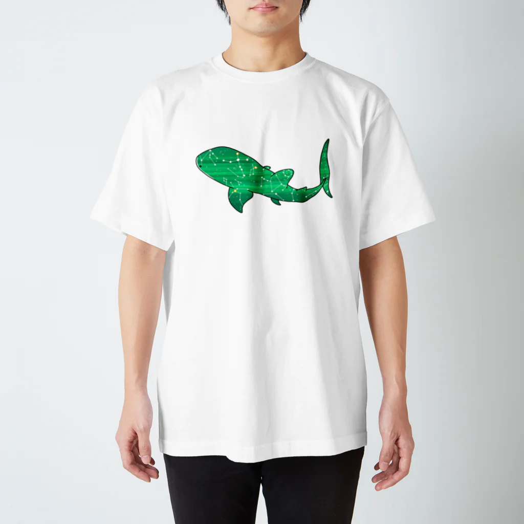 ふとんにおぼれるのジンベエザメ 夏の星座 緑 Regular Fit T-Shirt