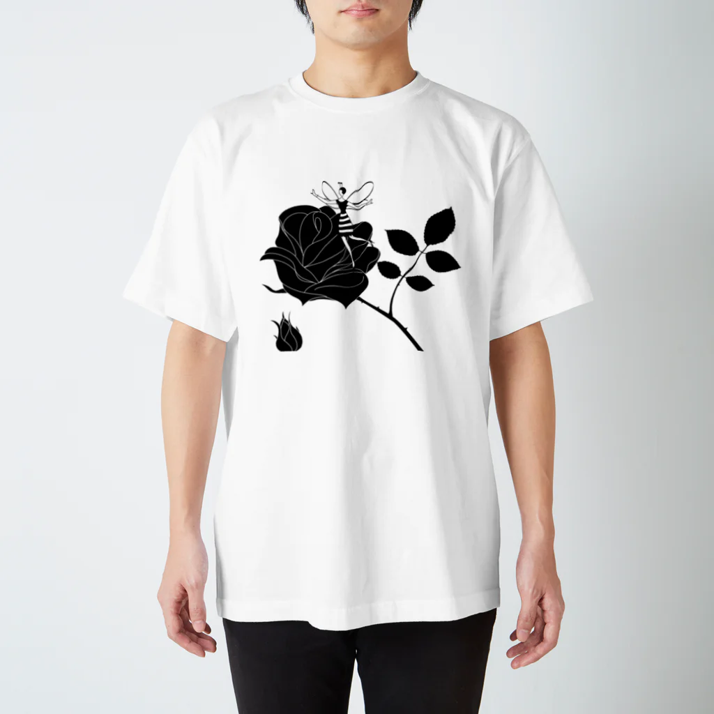 Northern_gate_DESIGNのイングリッシュ・ガーデンに遊ぶ妖精 Regular Fit T-Shirt