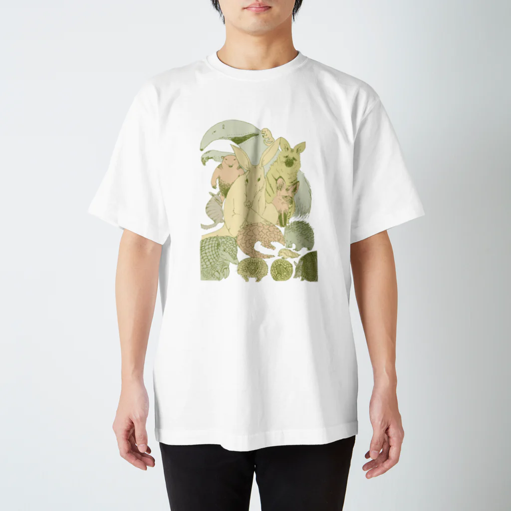 うじゃうじゃのシロアリを食べる生物たち Regular Fit T-Shirt