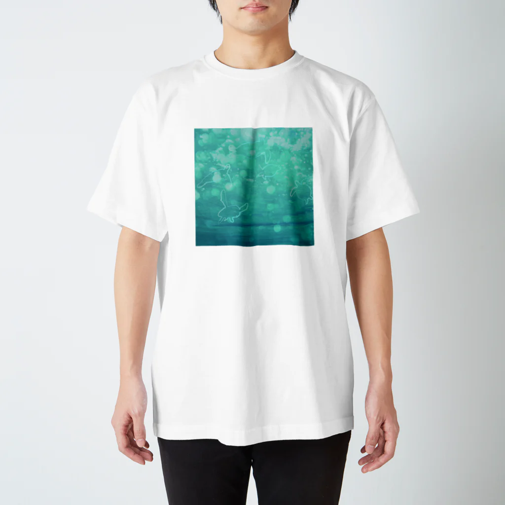 DESIGN Vivian U.のウミガメのメイ Regular Fit T-Shirt