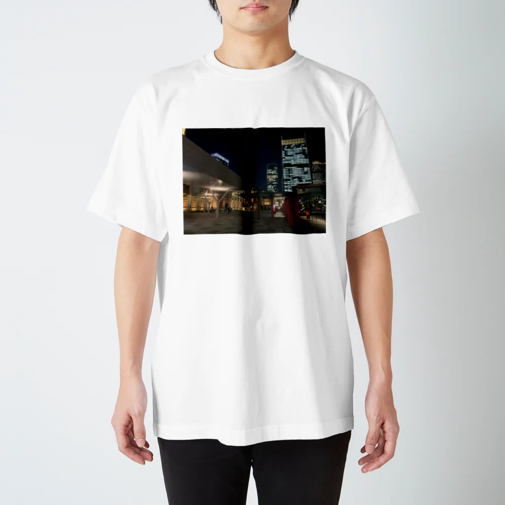 ねむいし、おなかがすいた。のTokyo Tokyo Tokyo !! スタンダードTシャツ