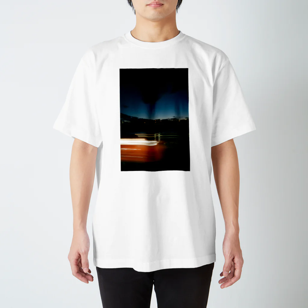 変な写真の夜の国体道路 スタンダードTシャツ