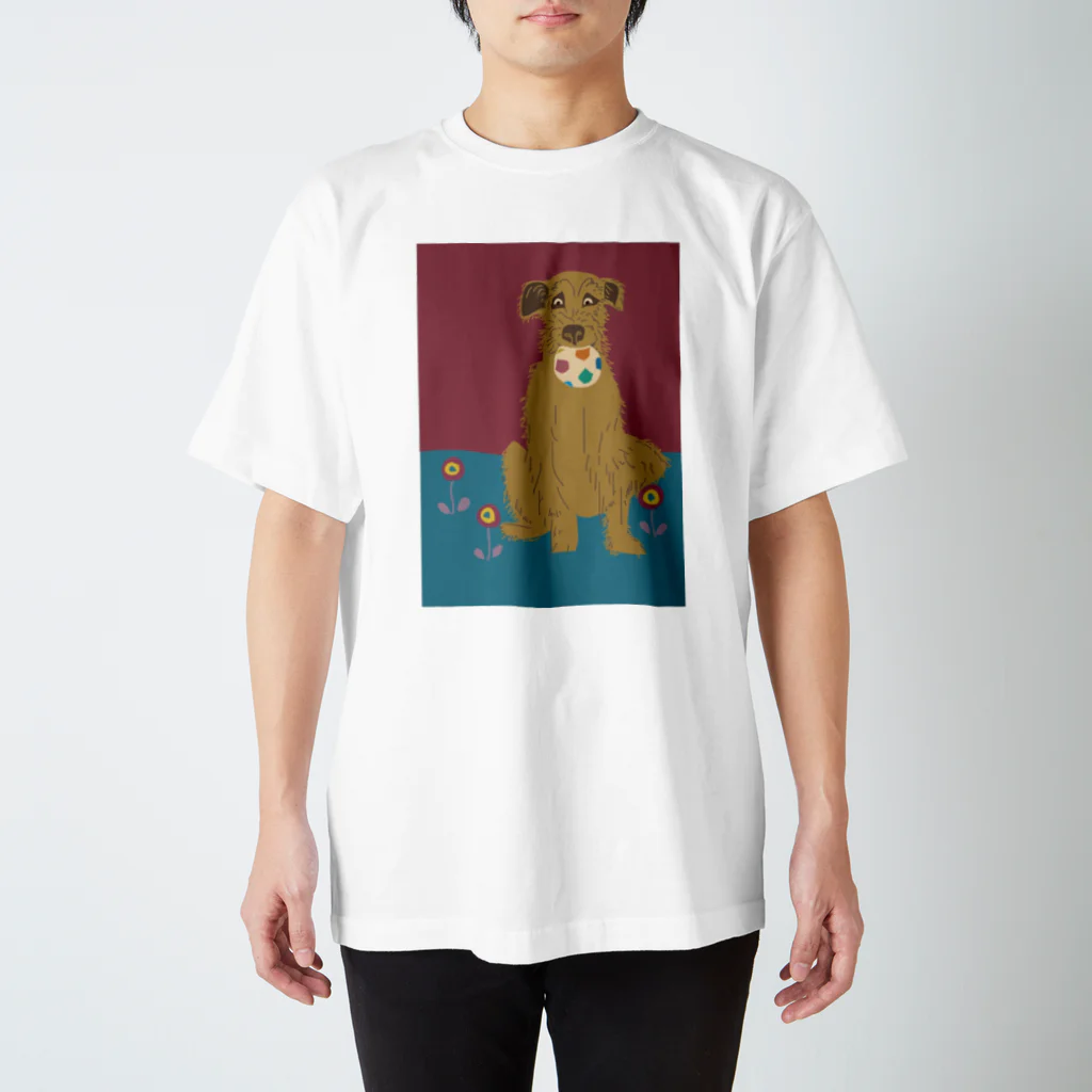 DOG DOG DOGのボール遊び　茶犬 スタンダードTシャツ