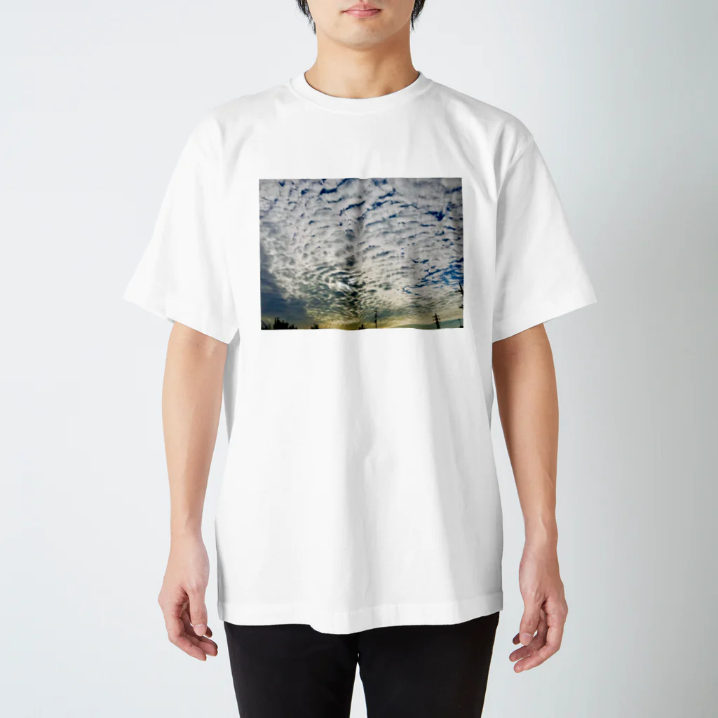 DAIPUKUの夕焼け曇 Regular Fit T-Shirt