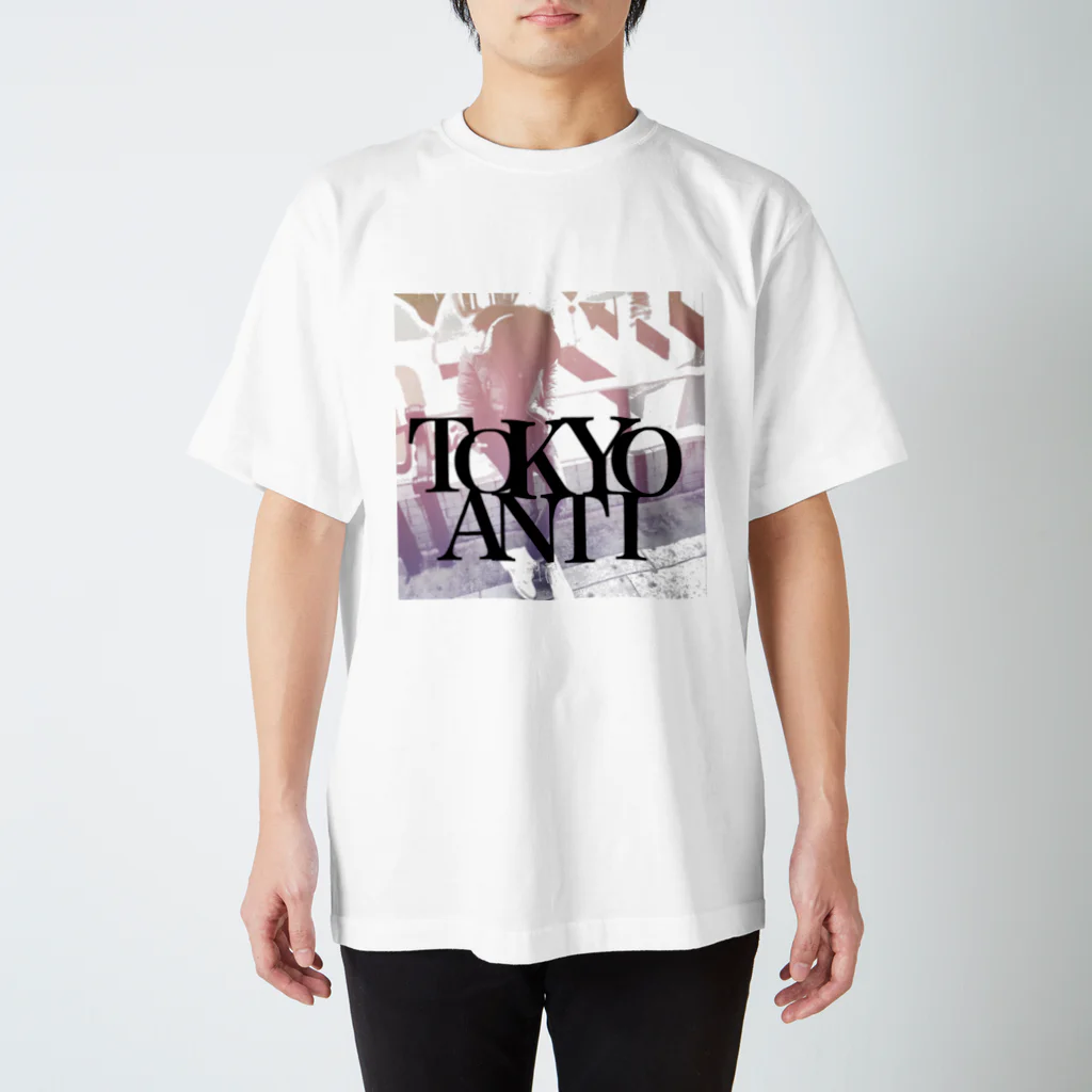 TOKYO ANTI 本店のTOKYO ANTI ロゴTシャツ Regular Fit T-Shirt