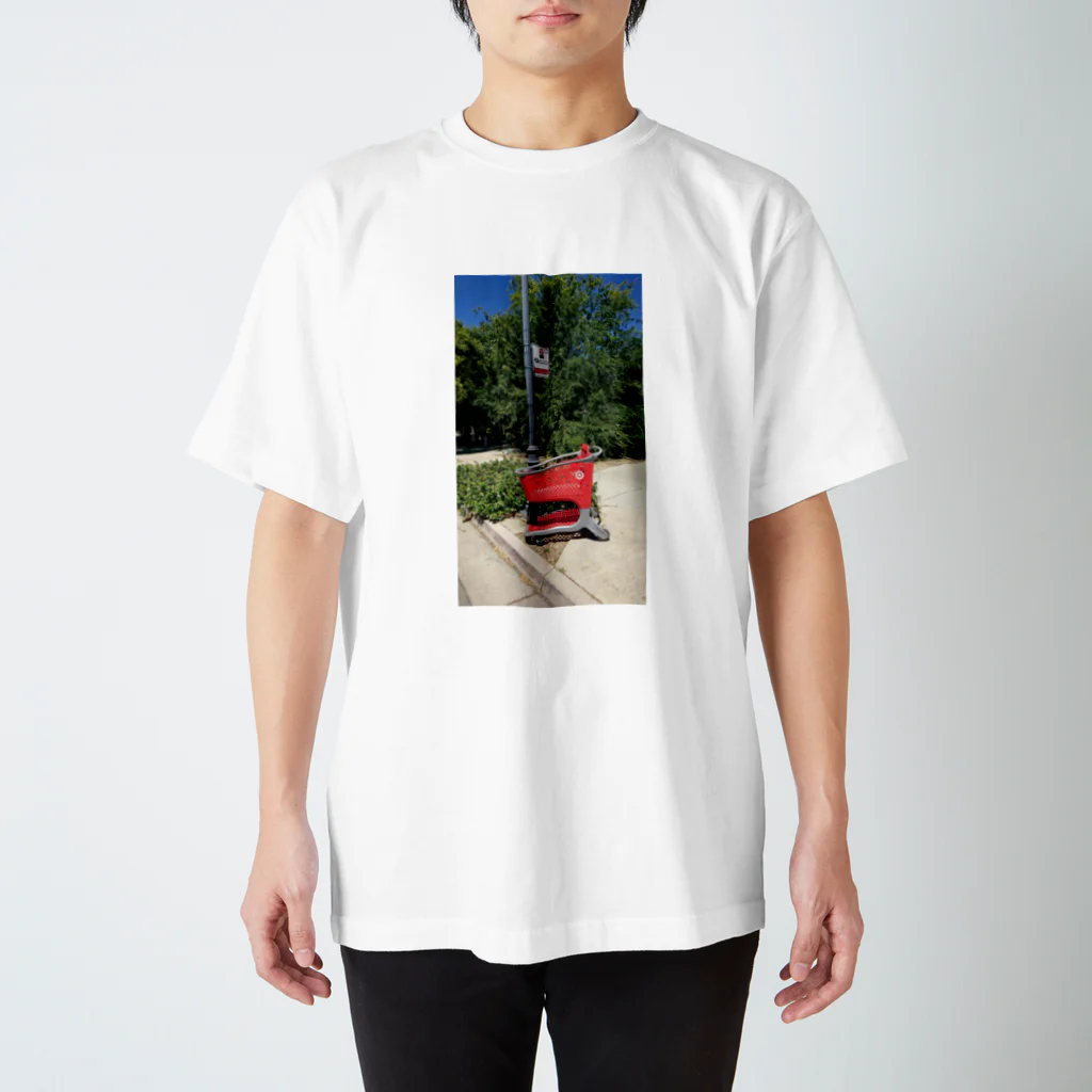 チルTショップのAbandoned Shopping Carts 4 Regular Fit T-Shirt