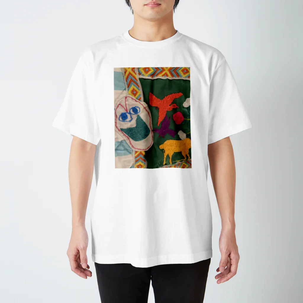 suJikoより愛を込めてのカンガルーとモン族 スタンダードTシャツ