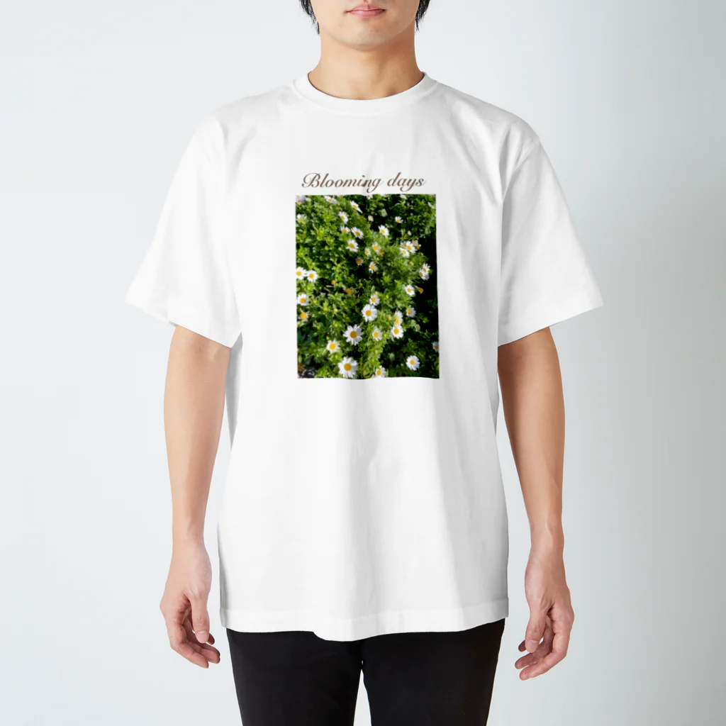 gumi.kの咲く日 Regular Fit T-Shirt