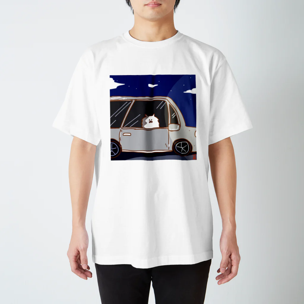 なで肩うさぎの美香堂の車中のポメラニアン Regular Fit T-Shirt