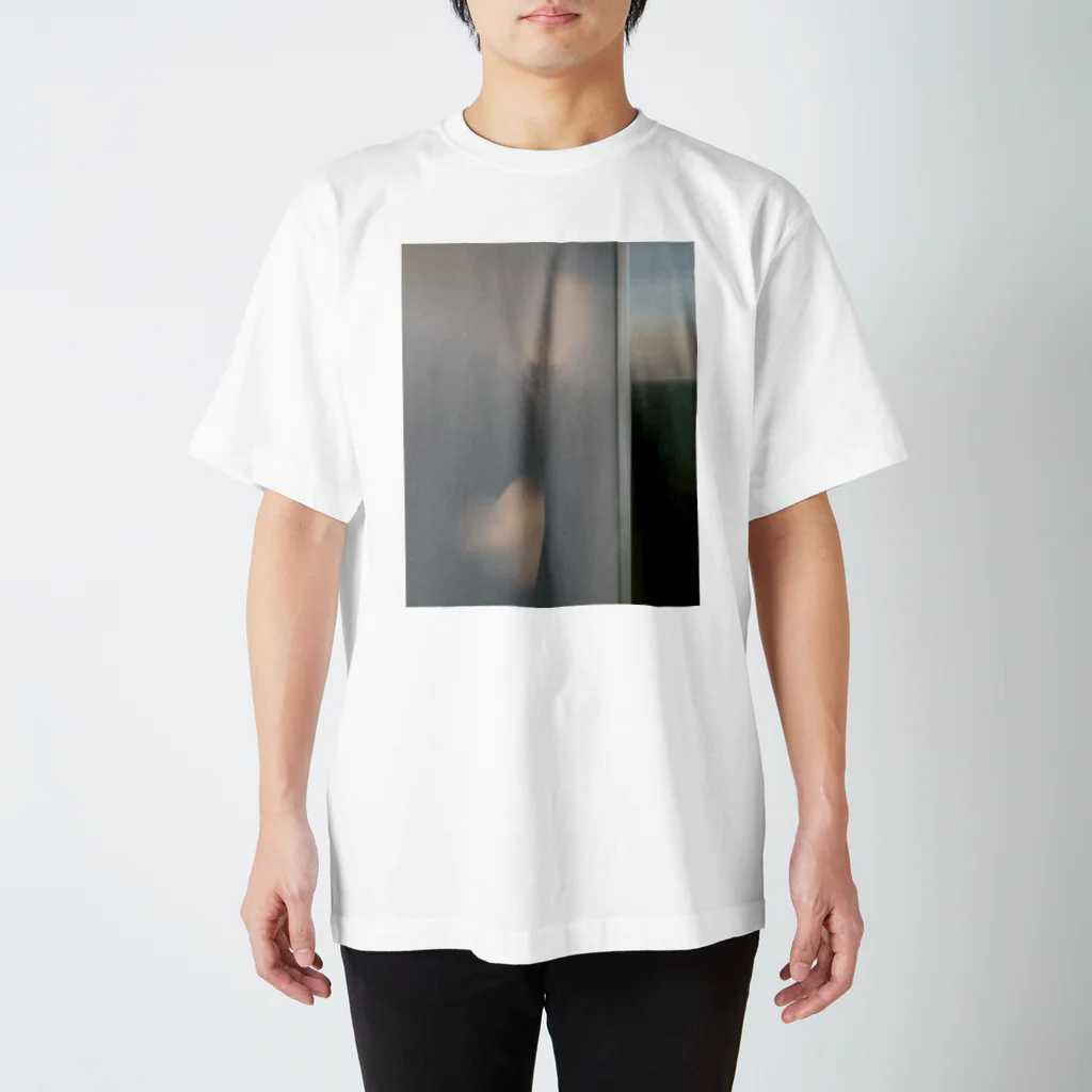 大きい犬のミモザ Regular Fit T-Shirt